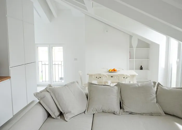 La Maison City Life s